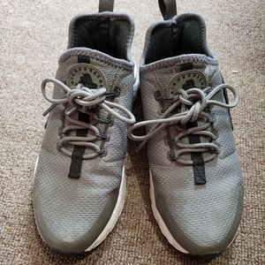 Nike Huaraches Sneakers